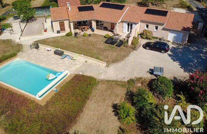 Vente Maison/villa 8 pièces — photo 2