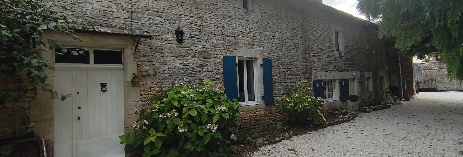 Maison 5 Pièces 162 m² à vendre à Sainte-Soline (79120)