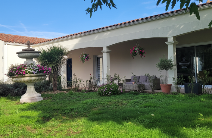 Vente Maison/villa 8 pièces — photo 2