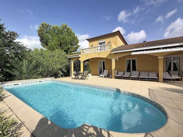 Villa de 6 pièces principales — photo du bien
