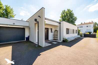 Maison 6 pièces 437808 €