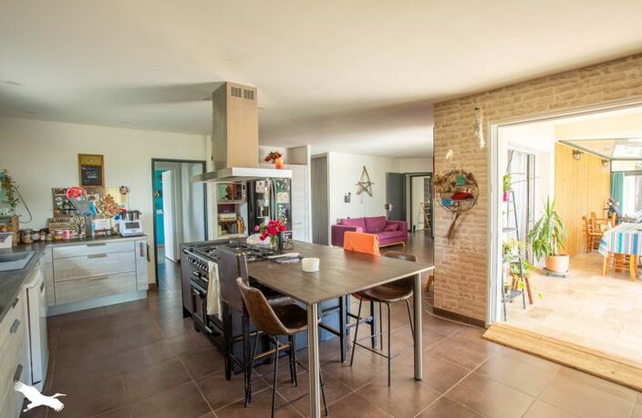 Contemporaine de 7 pièces principales — photo 2