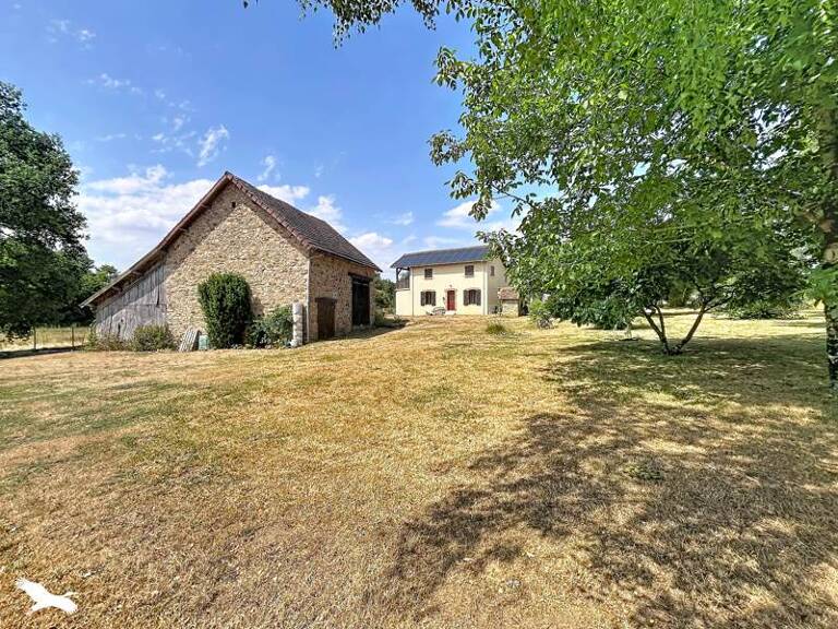 Maison en pierre de 4 pièces principales — photo 1