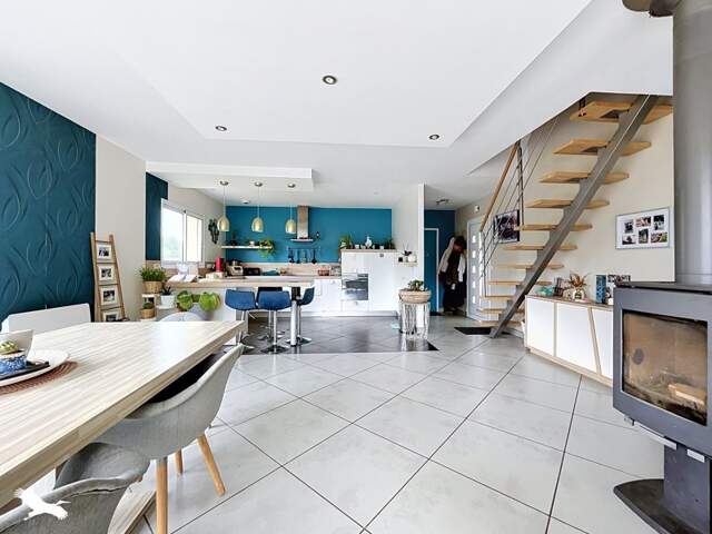 Contemporaine de 6 pièces principales — photo du bien