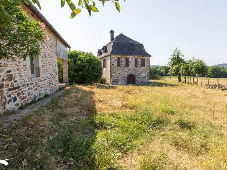 Maison en pierre de 5 pièces principales — photo 1