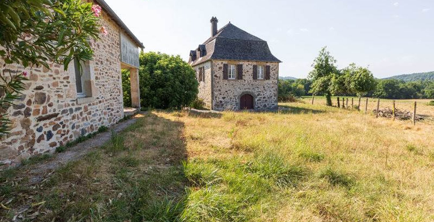 Maison en pierre de 5 pièces principales — photo 1