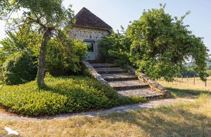 Maison en pierre de 5 pièces principales — photo 2