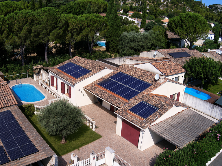 Rochefort-du-Gard | Villa de plain-pied avec piscine, revenu — photo 1