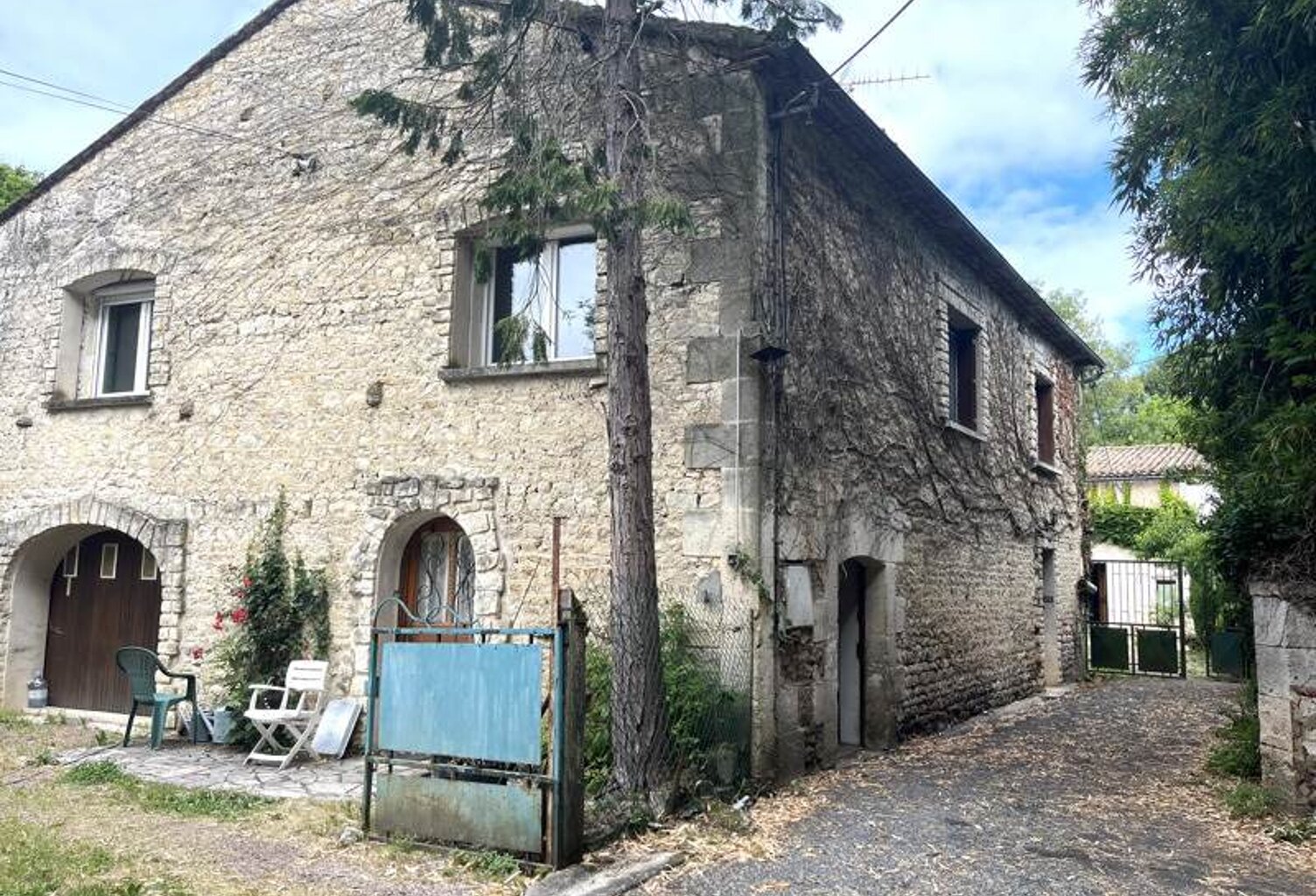 Maison en pierre de 6 pièces principales — photo 1