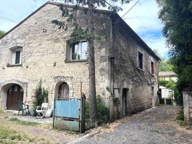 Maison en pierre de 6 pièces principales — photo 1