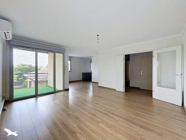 Appartement de 5 pièces principales — photo du bien