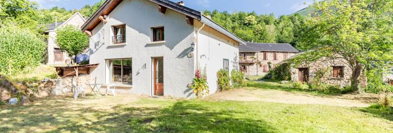 Maison 10 Pièces 219 m² à vendre à Saurat (09400)