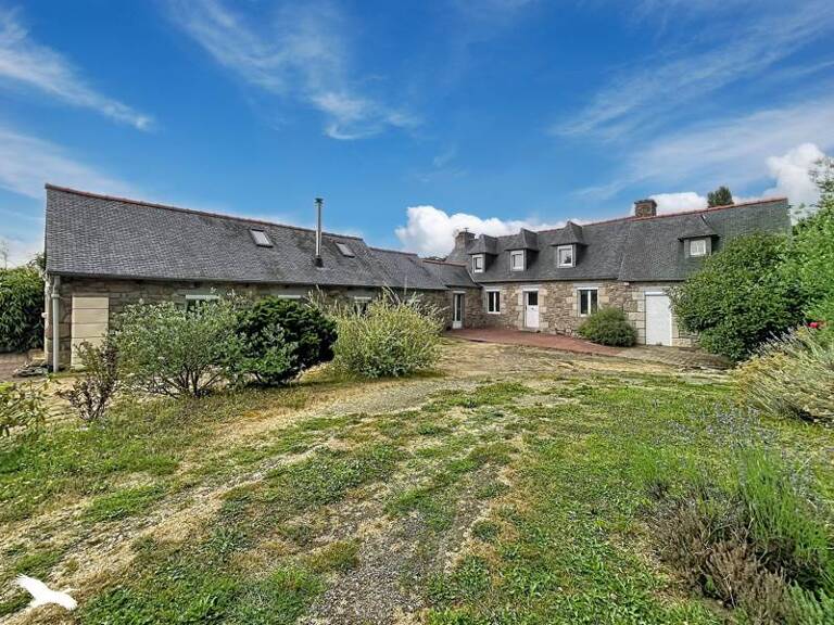 Maison en pierre de 8 pièces principales — photo 1