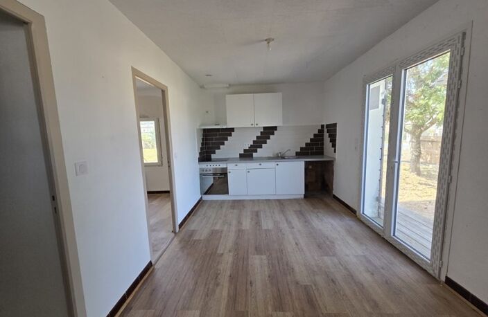 Vente maison 2 pièces 44 m² Saint-Seurin-sur-l'Isle (33660) — photo 2