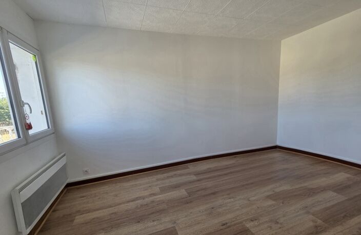 Vente maison 2 pièces 44 m² Saint-Seurin-sur-l'Isle (33660) — photo 5