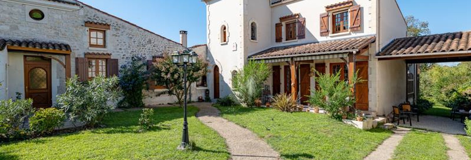 Maison 9 Pièces 218 m² à vendre à Bussac-sur-Charente (17100)