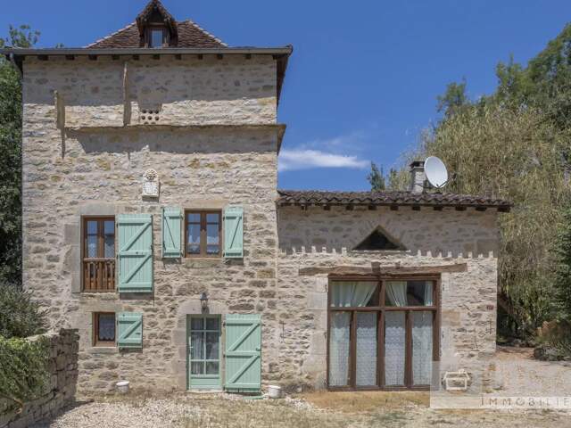 Charmante maison en pierre avec piscine et jardin privé de 2 450 m² — photo du bien