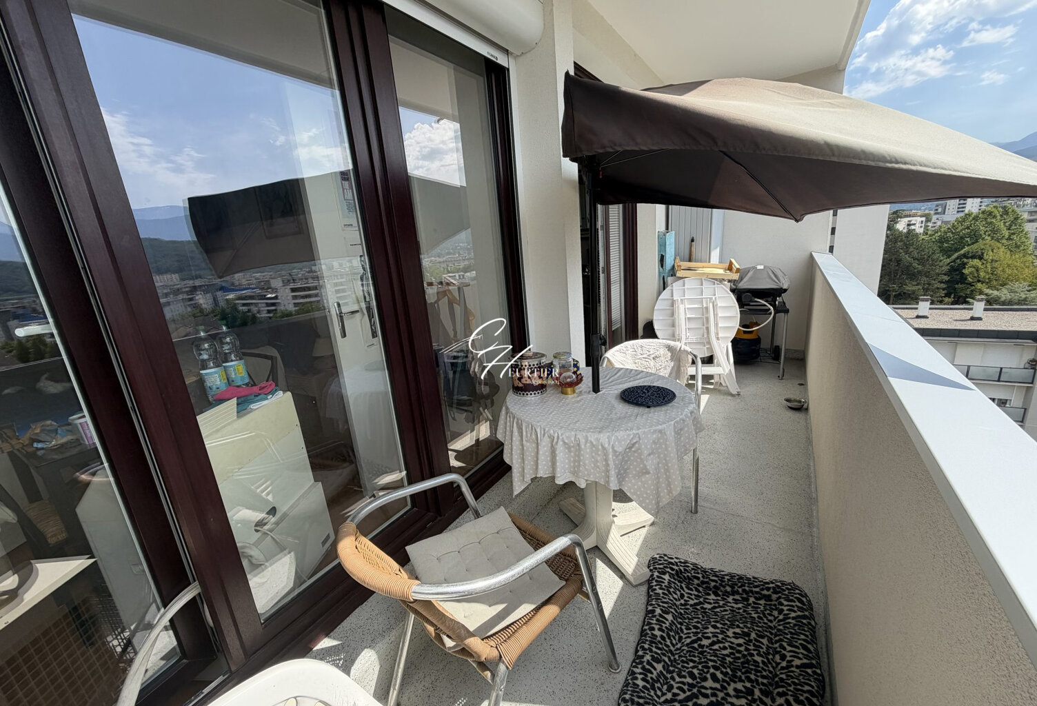 ECHIROLLES appartement T1 bis copropriété LES ECUREUILS proxim — photo 1