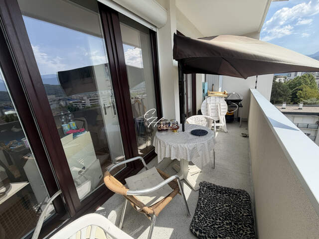 ECHIROLLES appartement T1 bis copropriété LES ECUREUILS proxim — photo du bien