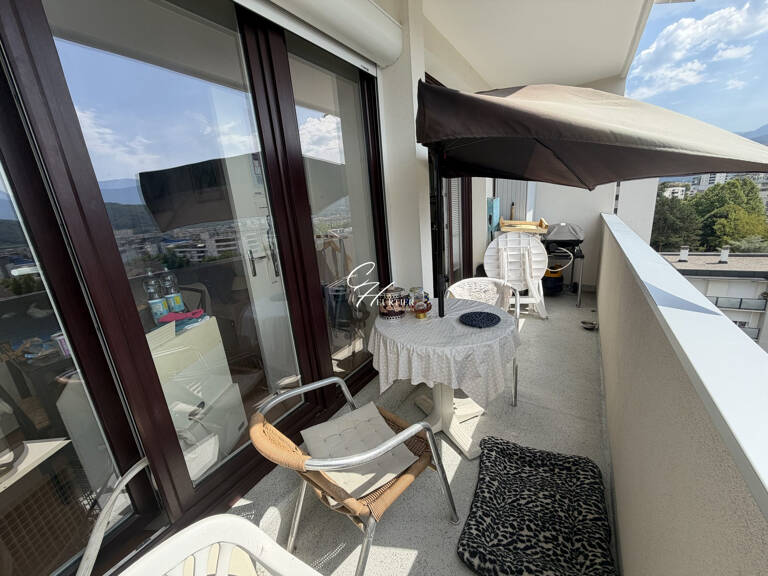 ECHIROLLES appartement T1 bis copropriété LES ECUREUILS proxim — photo 1