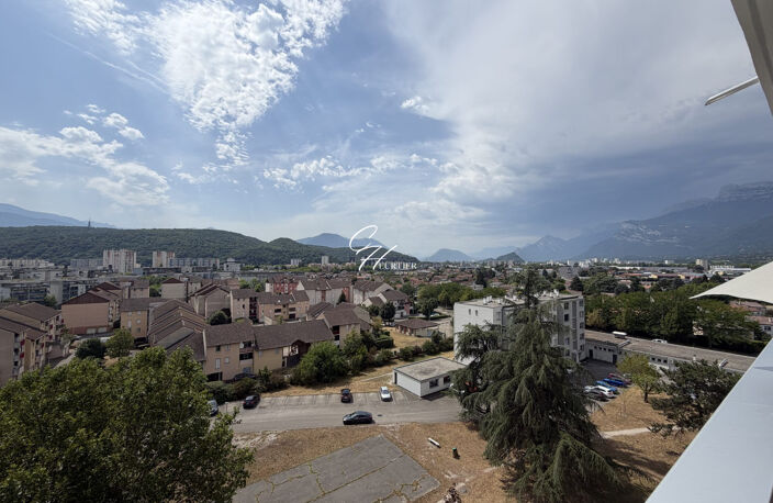 ECHIROLLES appartement T1 bis copropriété LES ECUREUILS proxim — photo 5