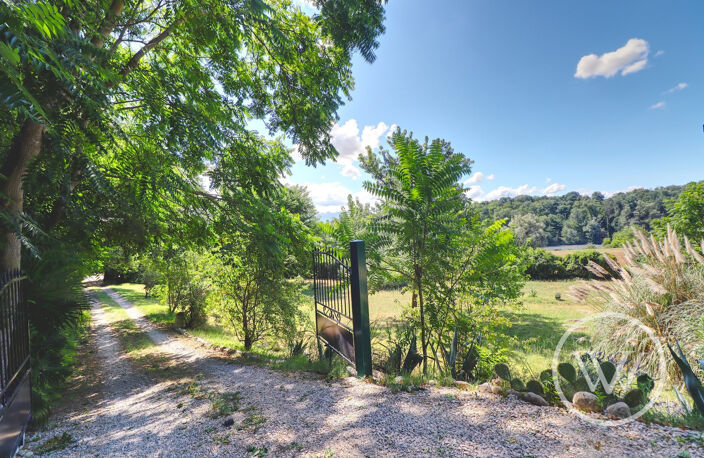 Propriété de 241m² sur une parcelle de 3585m², à Romans — photo 2