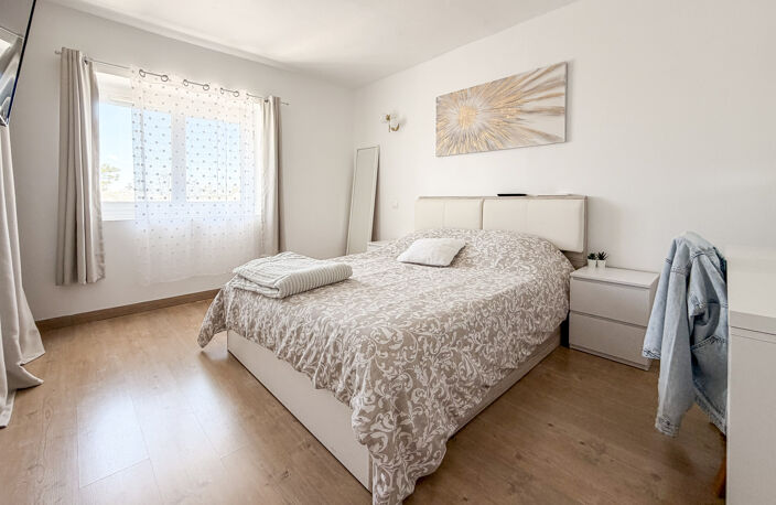 CUERS BAISSE DE PRIX Opportunité à saisir Villa T4 +T2 avec piscine et dépendances sur terrain en 940m2 — photo 5