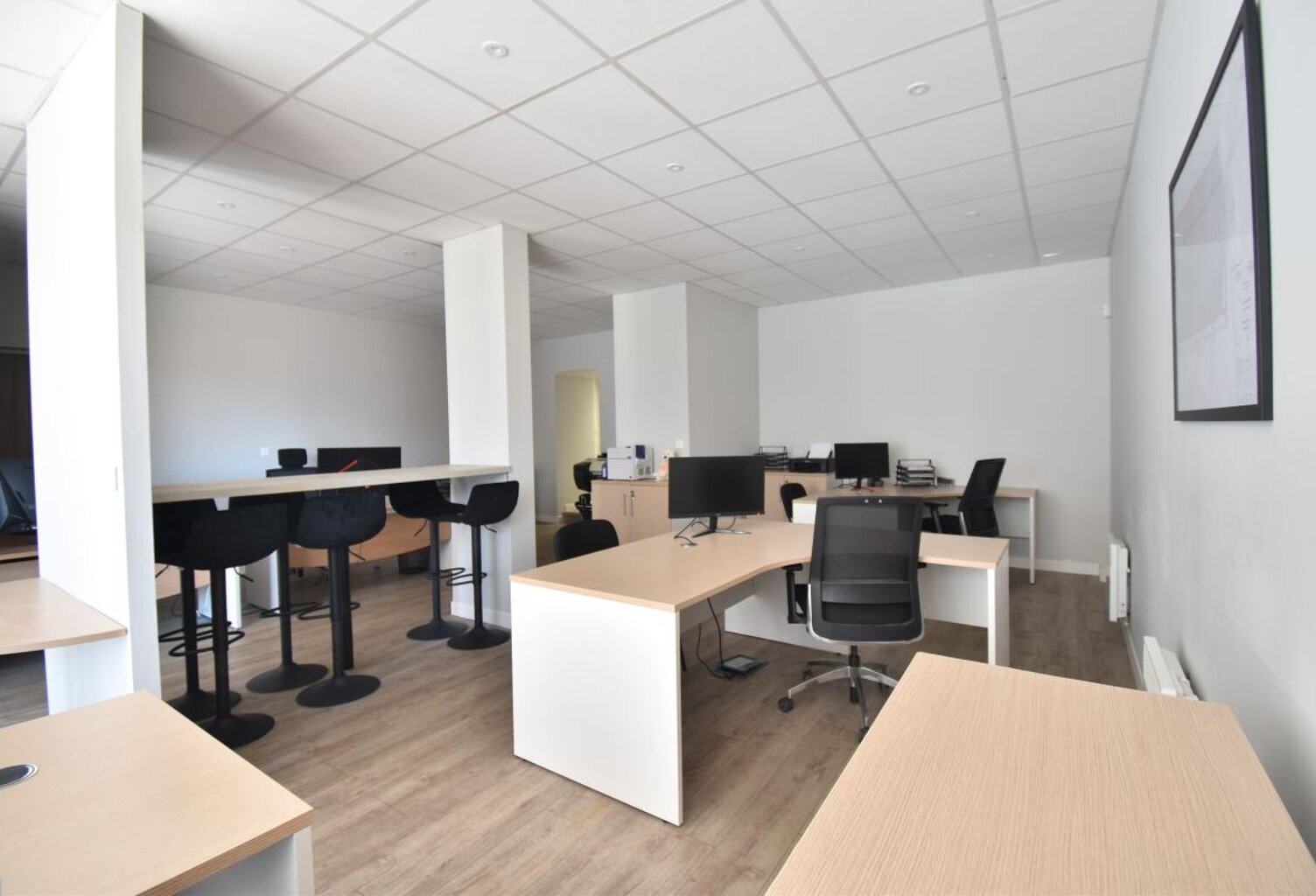 Bien commercial À Vendre — photo 1