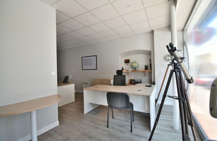 Bien commercial À Vendre — photo 4