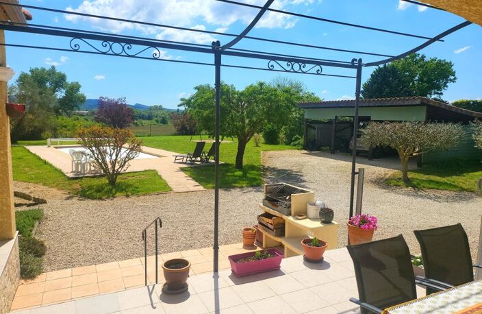 Villa de plain-pied impeccable aux portes de Barjac à St Jean De Maruéjols et Avéjan — photo 4