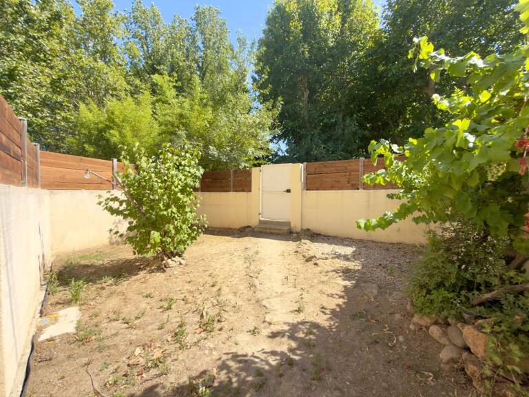 Appartement T3/4 avec jardin et stationnements — photo 1