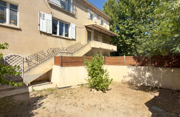 Appartement T3/4 avec jardin et stationnements — photo 2