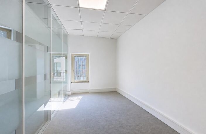 Bureaux à louer - 94 m² - Paris 9 — photo 3