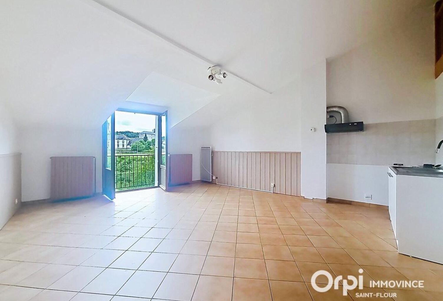 À louer – Appartement T4 en duplex au cœur d'un environnement verdoyant — photo 1