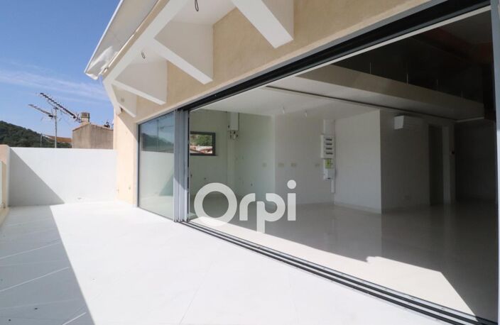 AURIOL, dernier étage avec ascenseur, appartement exceptionnel de type 3 avec terrasse et vue panoramique — photo 4
