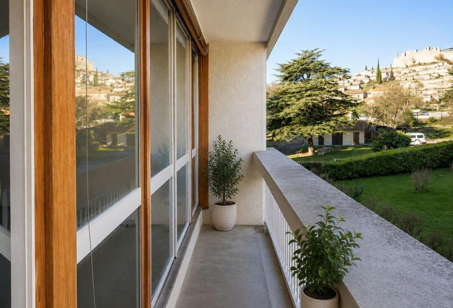 ✨ T2 lumineux de 45 m² avec balcon – À deux pas du centre de Gréoux-les-Bains — photo 1