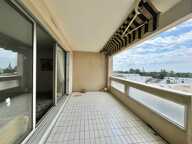 Bel appartement traversant et lumineux de 94 m² – 2 chambres, balcon, terrasse, box fermé et cave – dernier étage — photo 2