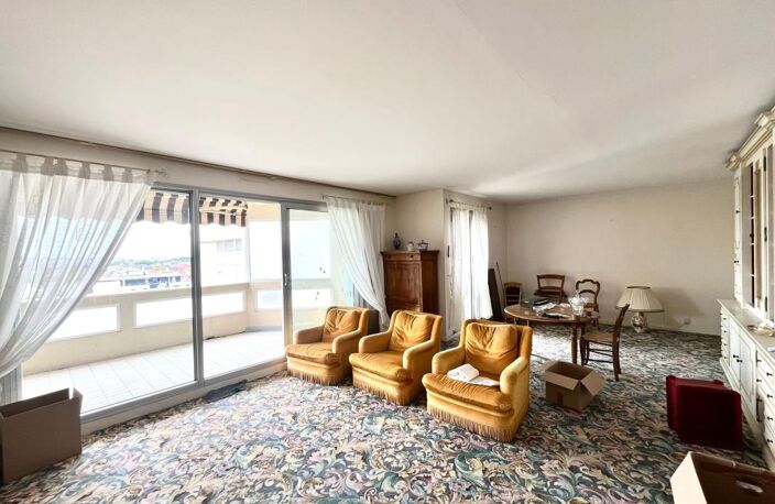 Bel appartement traversant et lumineux de 94 m² – 2 chambres, balcon, terrasse, box fermé et cave – dernier étage — photo 3