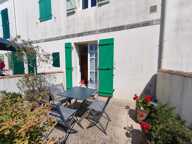 Proximité immédiate du port – Appartement avec piscine, terrasse et parking privé — photo 3
