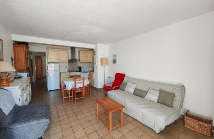 Proximité immédiate du port – Appartement avec piscine, terrasse et parking privé — photo 5