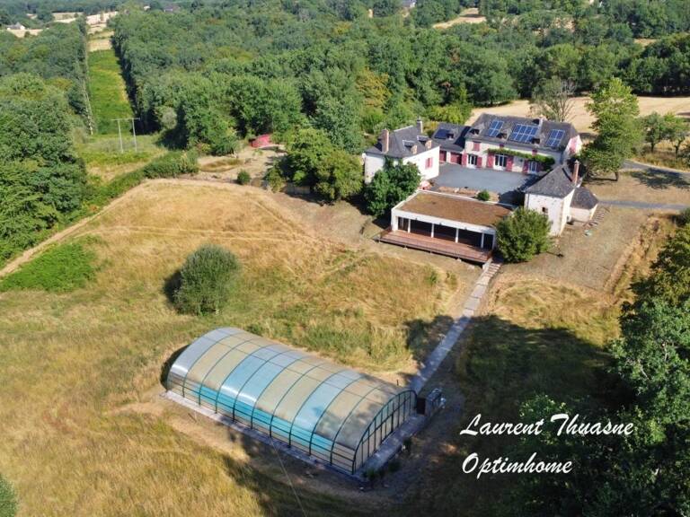 Propriété 30 pièces 980 m² sur 26 hectares de bois et pairies — photo 1