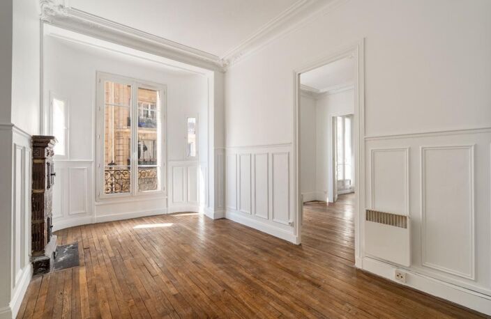 PARIS (75018) – T3 – 65M2 – BALCON (4,08M2) - ORIENTATION SUD - TRÈS LUMINEUX - TRAVERSANT – ASCENSEUR - 2 CAVES — photo 4