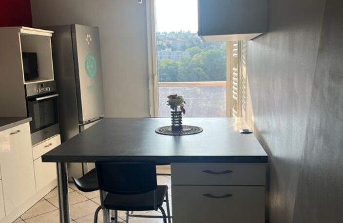 Appartement de 79m2 à louer sur Saint-Étienne — photo 3