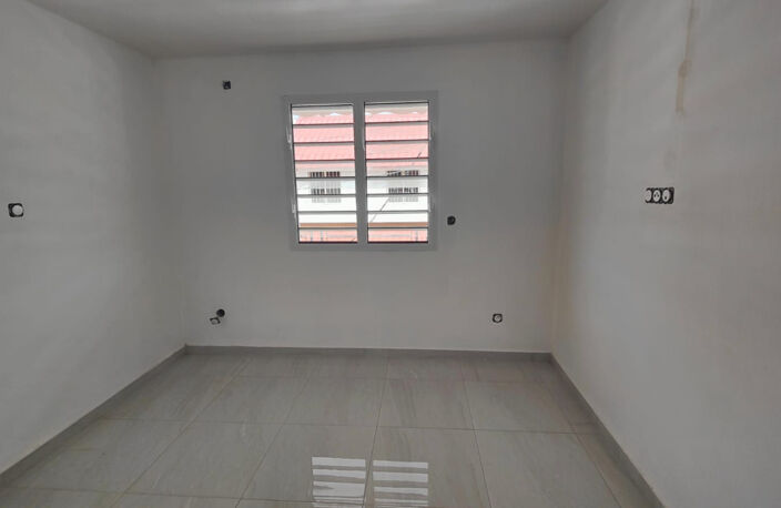 Immeuble neuf de 2 étages à vendre CAYENNE (973) — photo 3