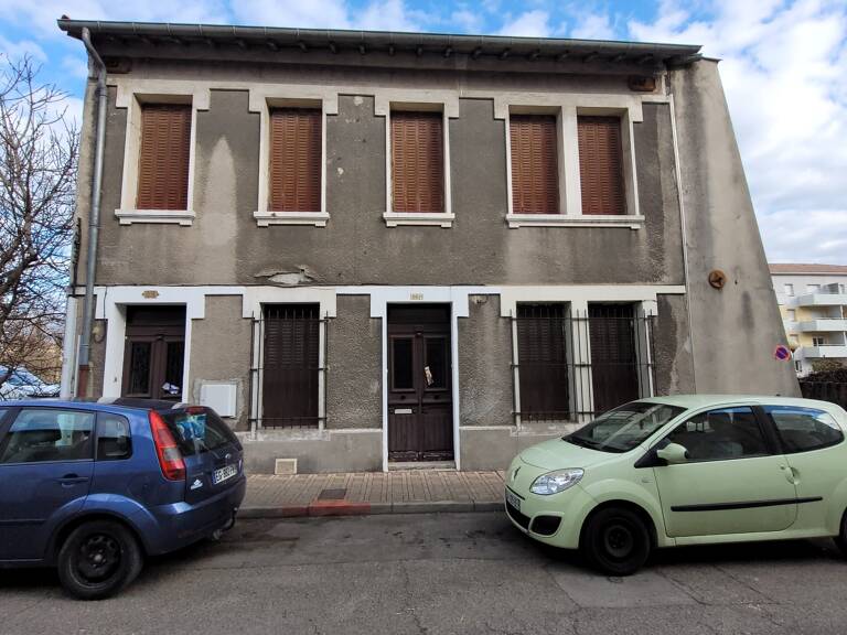 Dpt Gard (30), à vendre ALES immeuble de rapport 163m2 environ à rénover + terrain 300m² environ — photo 1