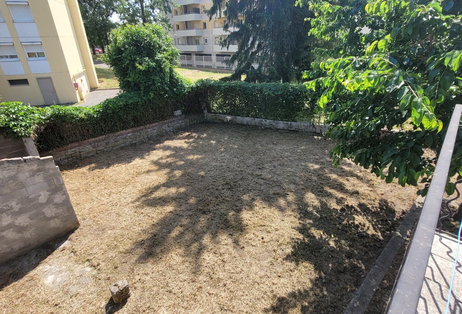 Dpt Gard (30), à vendre ALES immeuble de rapport 163m2 environ à rénover + terrain 300m² environ — photo 1