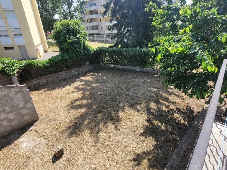 Dpt Gard (30), à vendre ALES immeuble de rapport 163m2 environ à rénover + terrain 300m² environ — photo 1