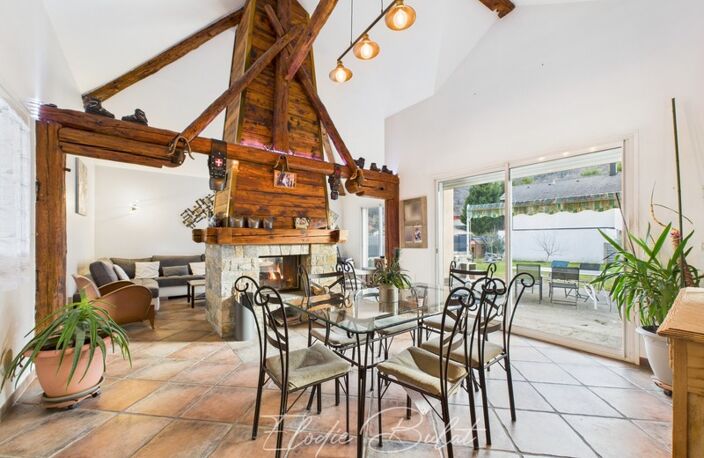 Maison familiale avec piscine, jacuzzi, dépendance de 70 m² et vaste sous-sol — photo 2