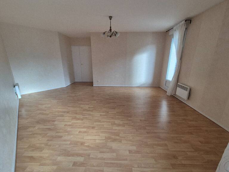 Appartement T3, cave et une place parking — photo 1