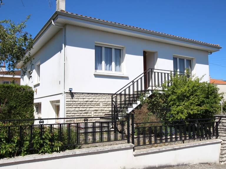 Dpt Charente Maritime (17), à vendre SAINT JEAN D'ANGELY maison P5 de 144 m² habitables avec garage — photo 1